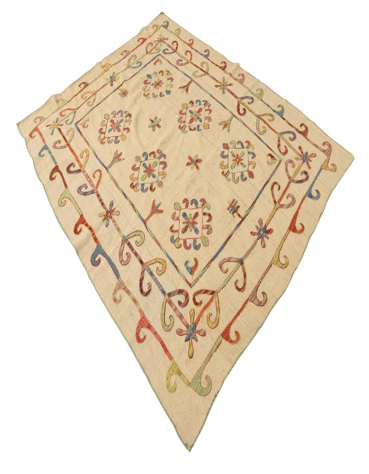 Detail image of 5' 10 x 7' 3  Hand Woven Kilim Suzani Wool Rug