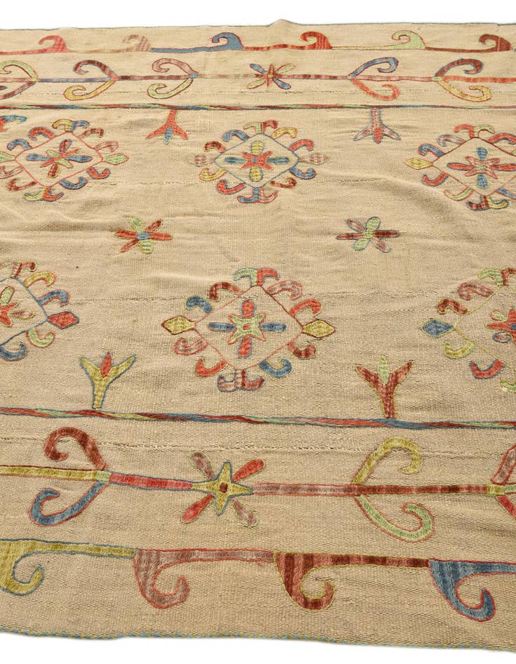 Detail image of 5' 10 x 7' 3  Hand Woven Kilim Suzani Wool Rug