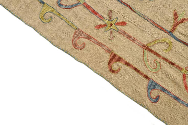 Detail image of 5' 10 x 7' 3 Hand Woven Kilim Suzani Wool Rug