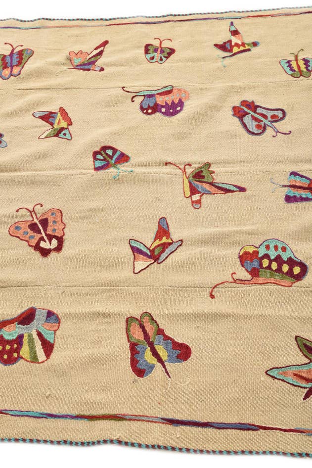 Detail image of 4' 10 x 6' 10 Hand Woven Kilim Suzani Wool Rug