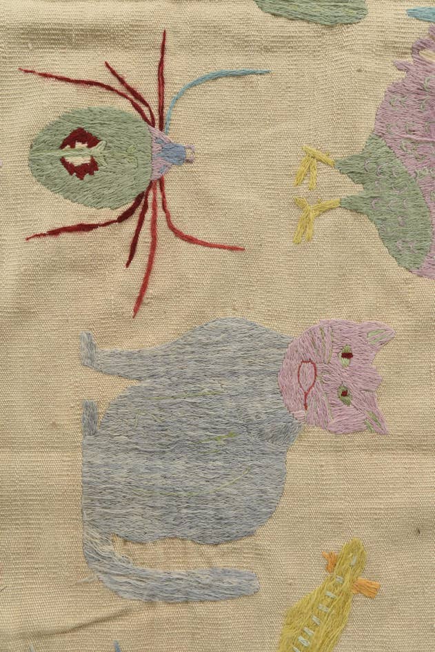 Detail image of 6' 3 x 9' 4 Hand Woven Kilim Suzani Wool Rug