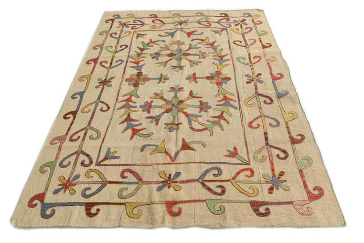 Detail image of 5' 7 x 7' 4 Hand Woven Kilim Suzani Wool Rug