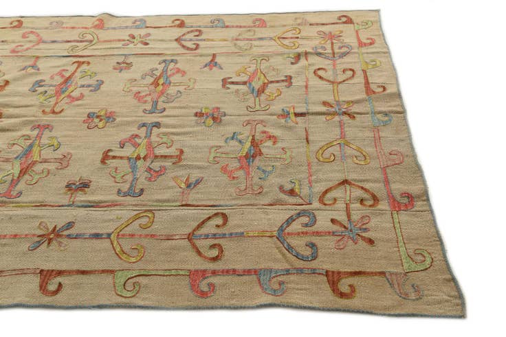 Detail image of 5' 9 x 7' 10 Hand Woven Kilim Suzani Wool Rug
