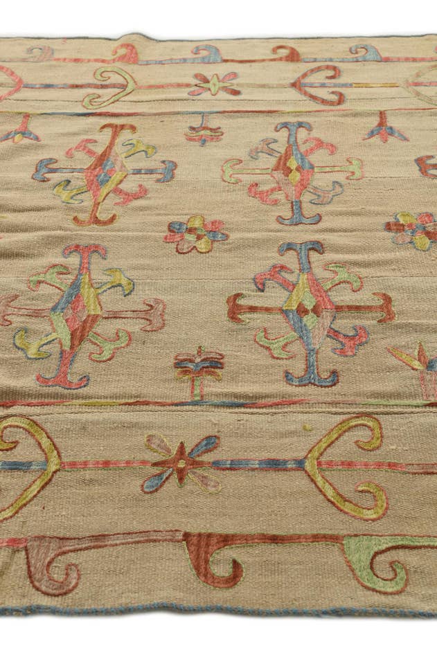 Detail image of 5' 9 x 7' 10 Hand Woven Kilim Suzani Wool Rug