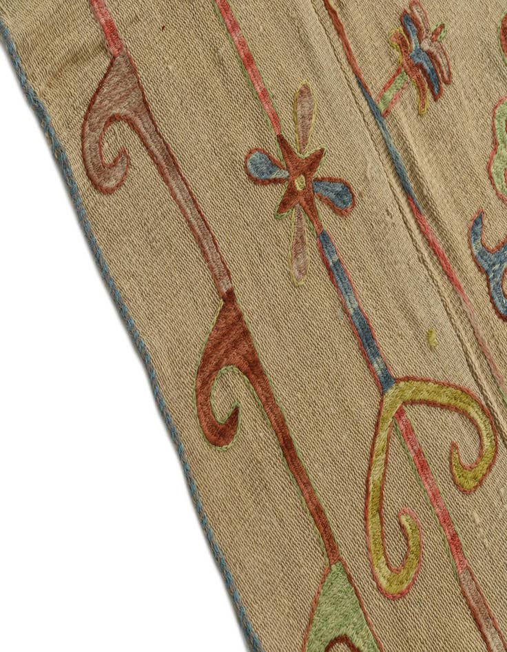 Detail image of 5' 9 x 7' 10  Hand Woven Kilim Suzani Wool Rug