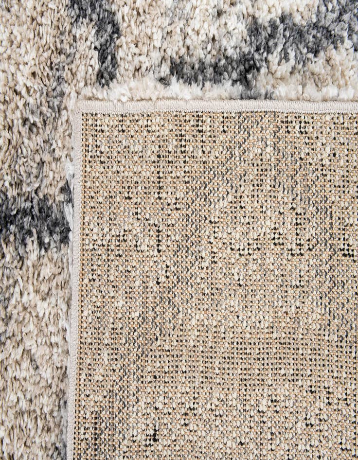 Detail image of 5' 3 x 7' 7 Lagom Shag Rug