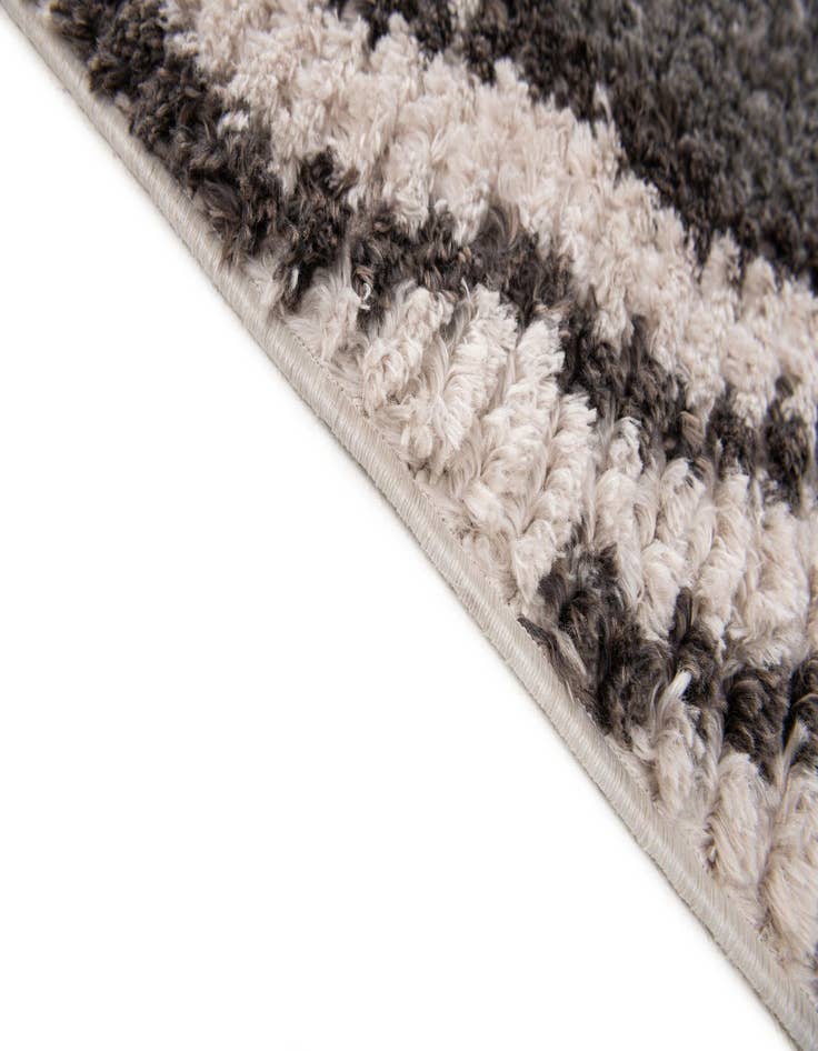 Detail image of 5' 2 x 7' 7 Lagom Shag Rug