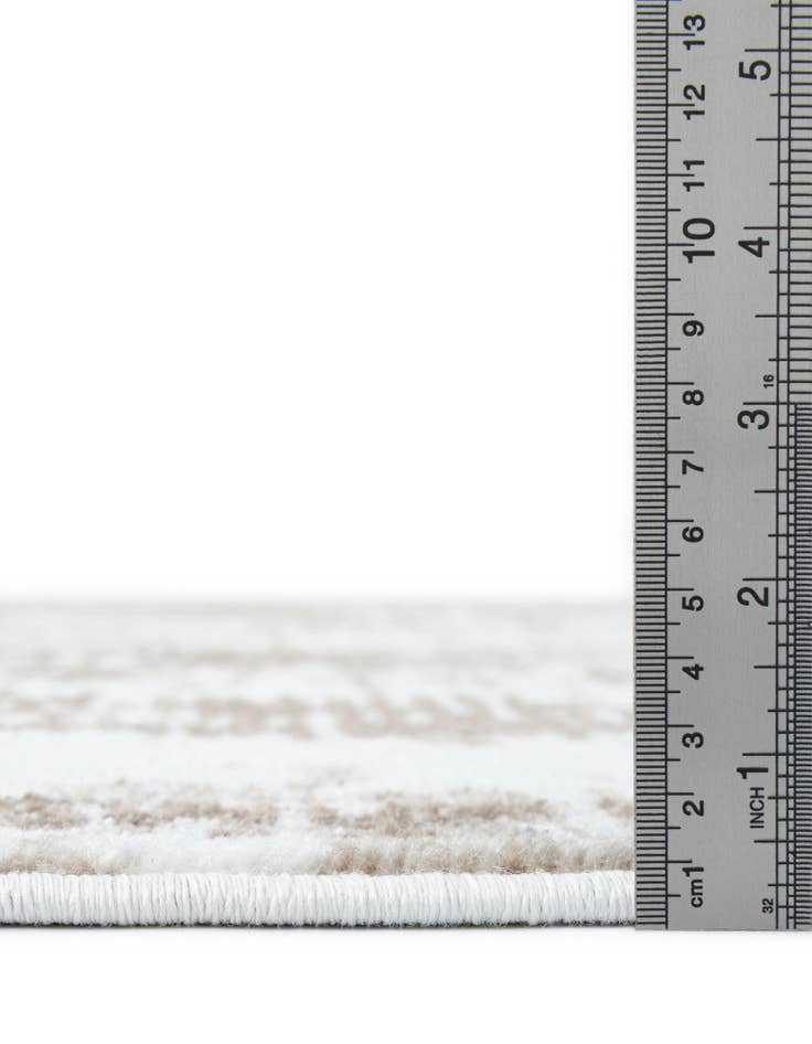 Detail image of 6' x 9' Laguna Rug