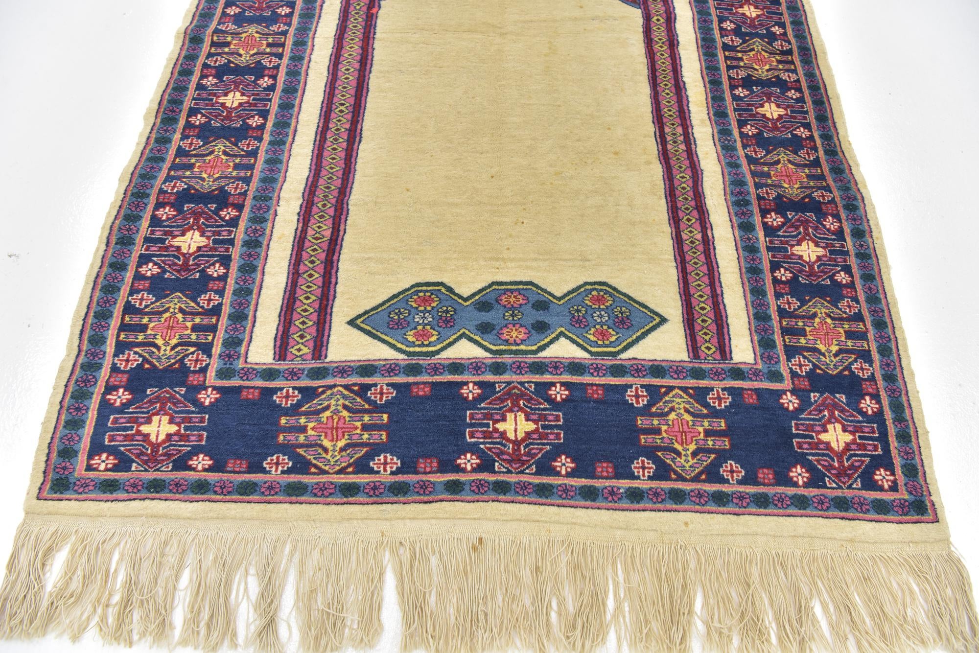 4' x 5' 10 Hand Knotted Lahour Oriental Wool Rug