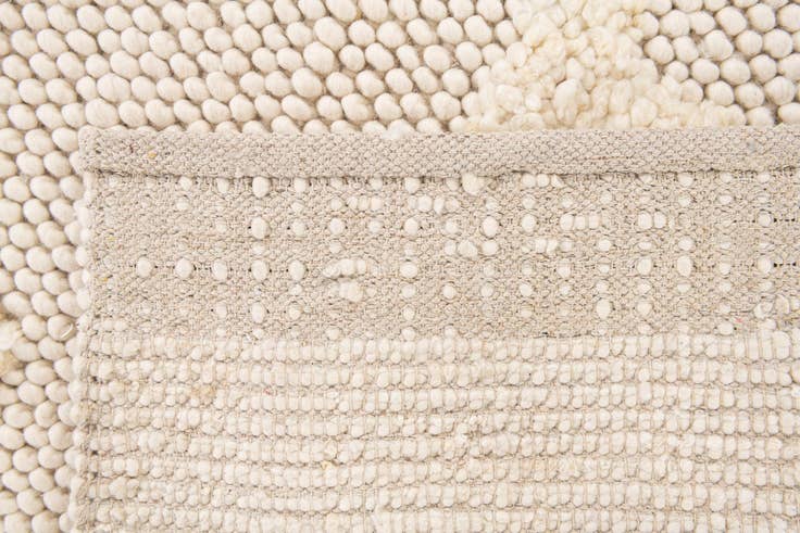 Detail image of 5' x 7' 8 Hand Woven Lana New Zealand Wool Rug