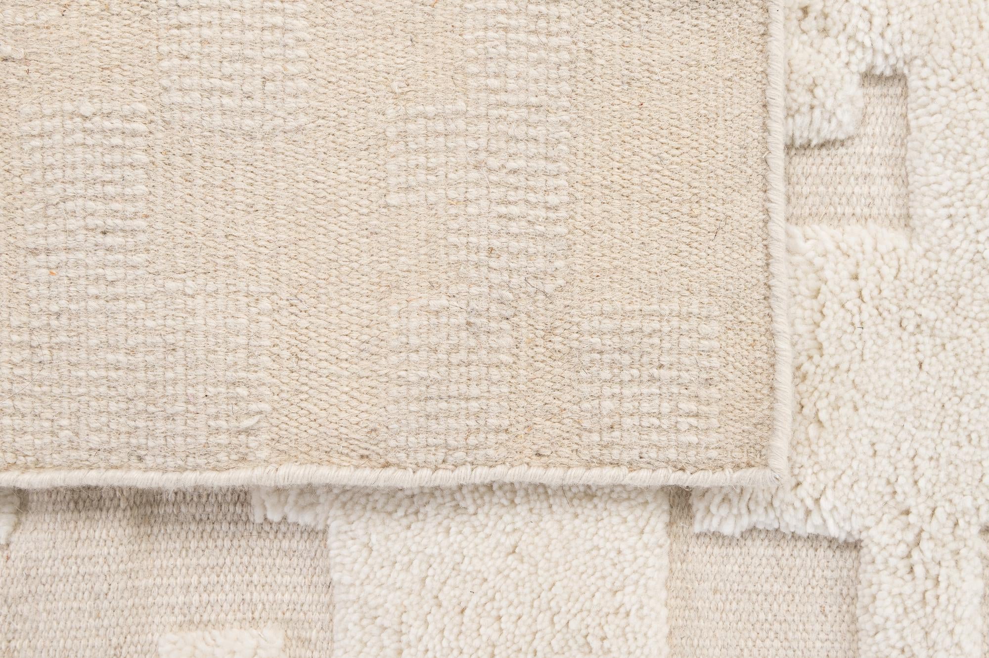 5' 2 x 8' 2 Hand Knotted Lana New Zealand Wool Rug