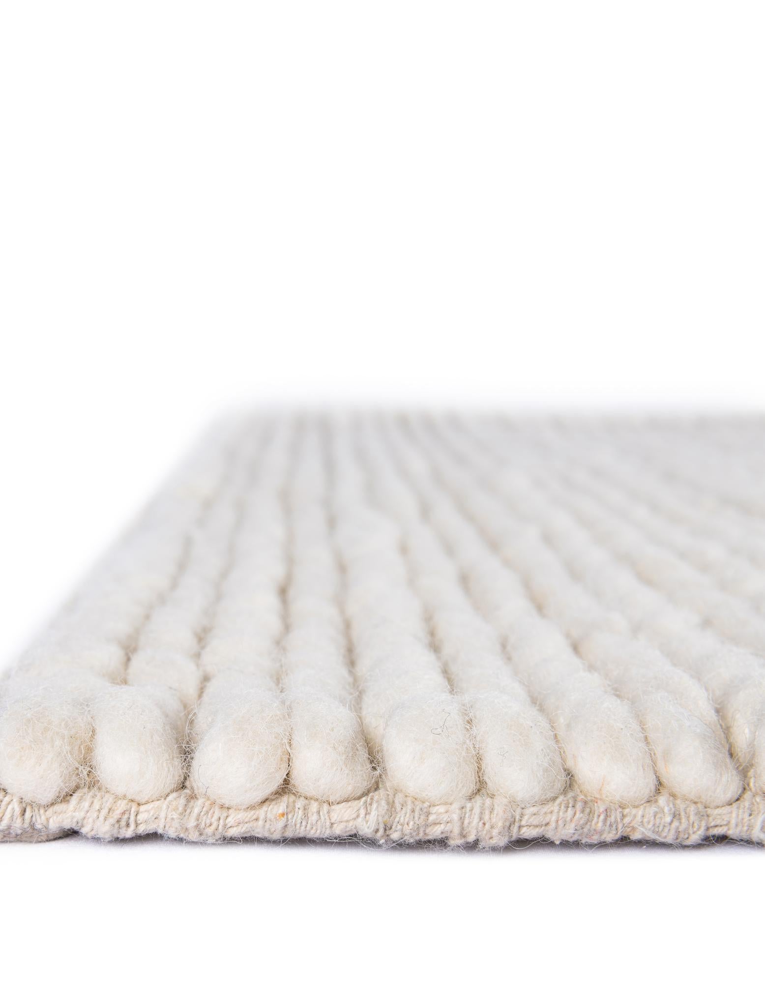 5' 1 x 8' Hand Woven Lana New Zealand Wool Rug