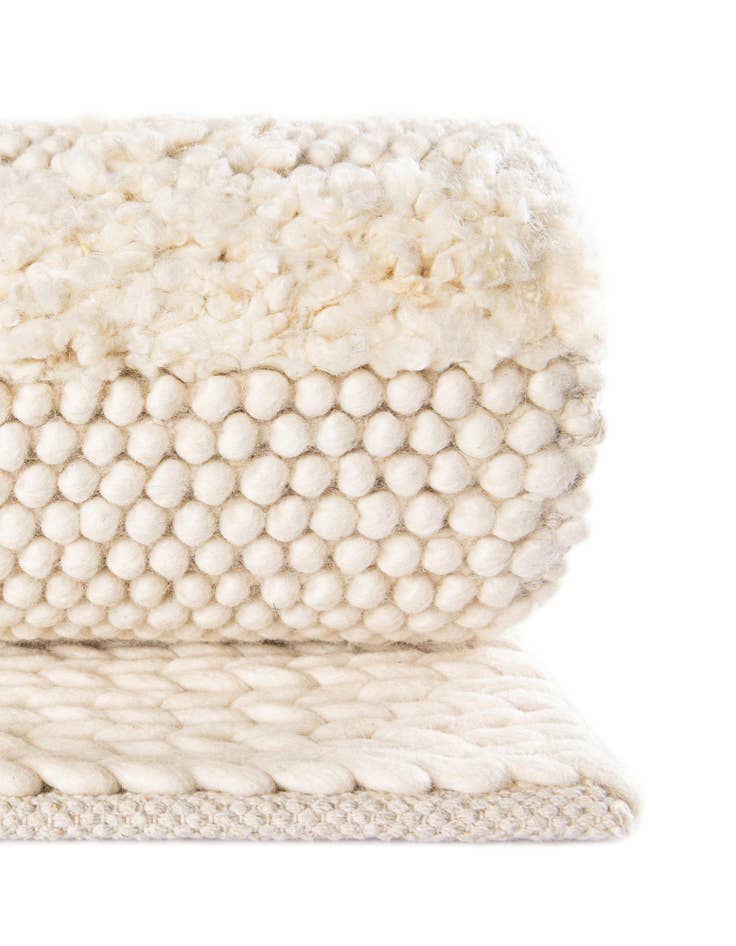 Detail image of 10' x 14' 1 Hand Woven Lana New Zealand Wool Rug