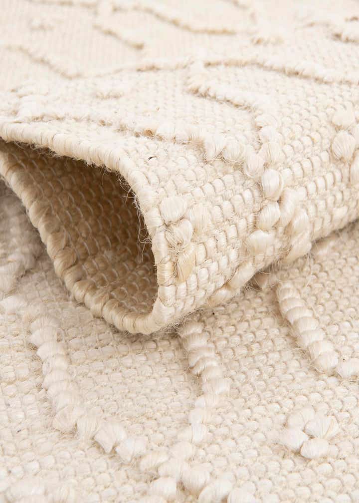 5' 3 x 8' Hand Woven Larsa Jute Rug