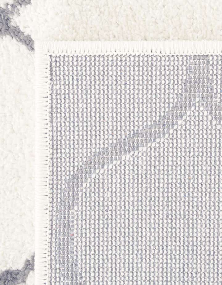 7' x 10' Lattice Frieze Rug