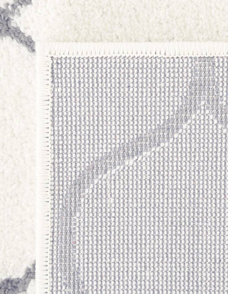 Detail image of 7' x 10' Lattice Frieze Rug