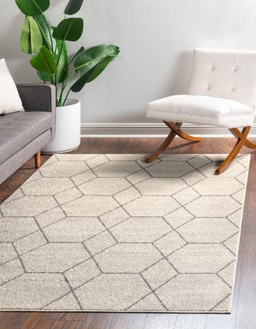 7' 10 x 10' Lattice Frieze Rug
