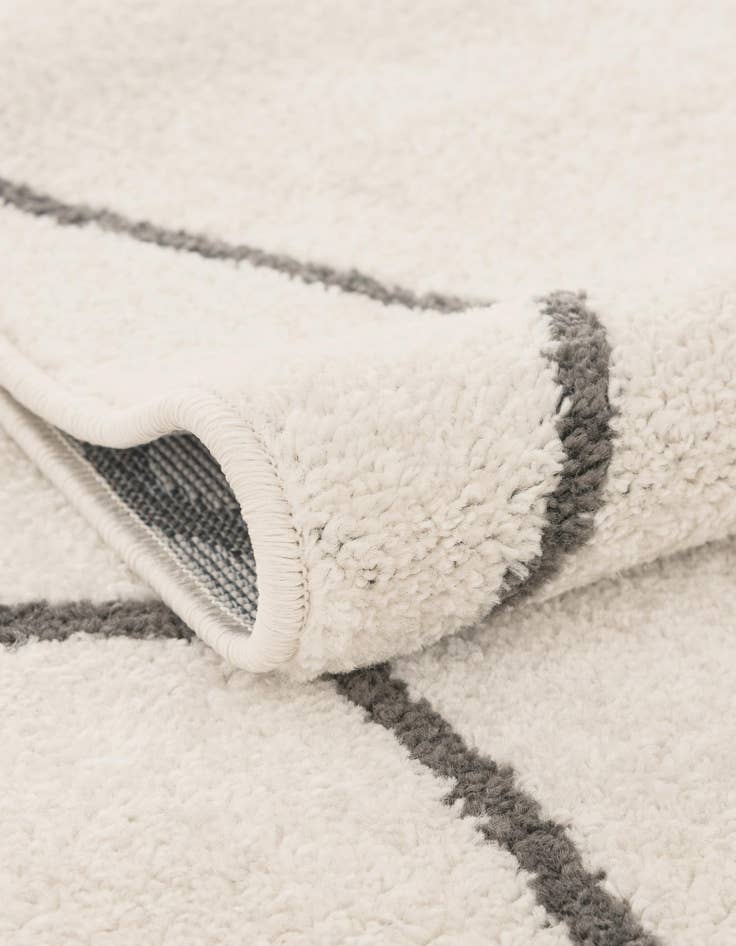 Detail image of 10' x 13' Lattice Frieze Rug