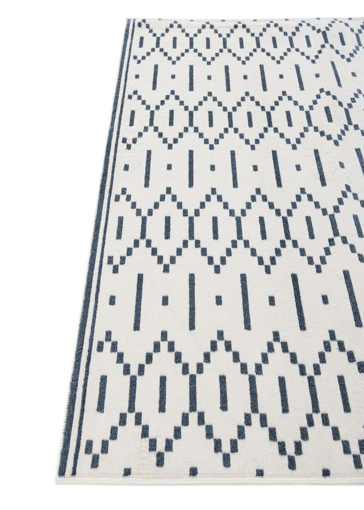 5' 3 x 7' 8 Lattice Rug