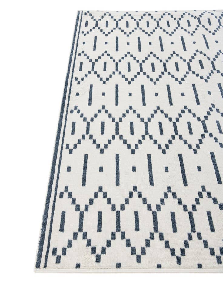 Detail image of 5' 3 x 7' 8 Lattice Rug