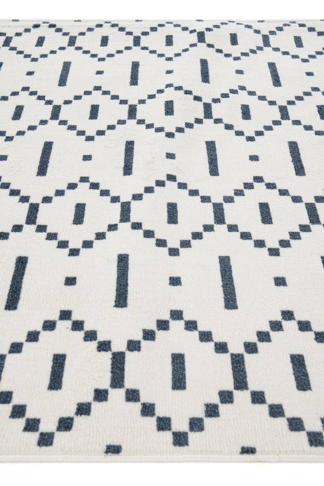 Detail image of 5' 3 x 7' 8 Lattice Rug