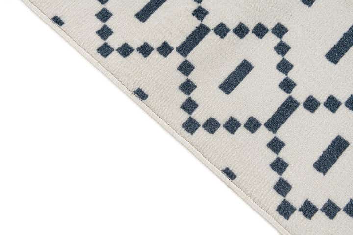 5' 3 x 7' 8 Lattice Rug