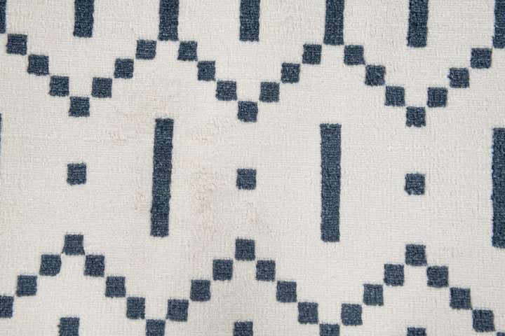 5' 3 x 7' 8 Lattice Rug