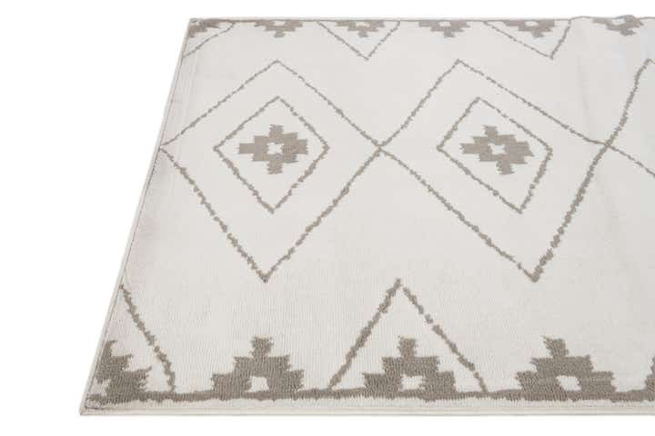 5' 3 x 7' 7 Lattice Rug