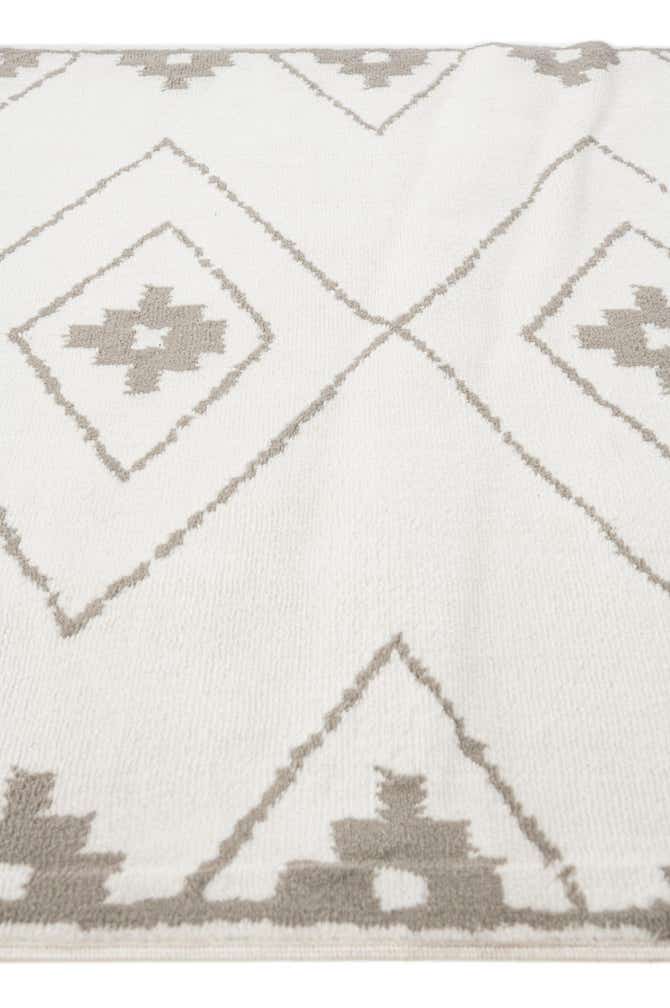 5' 3 x 7' 7 Lattice Rug