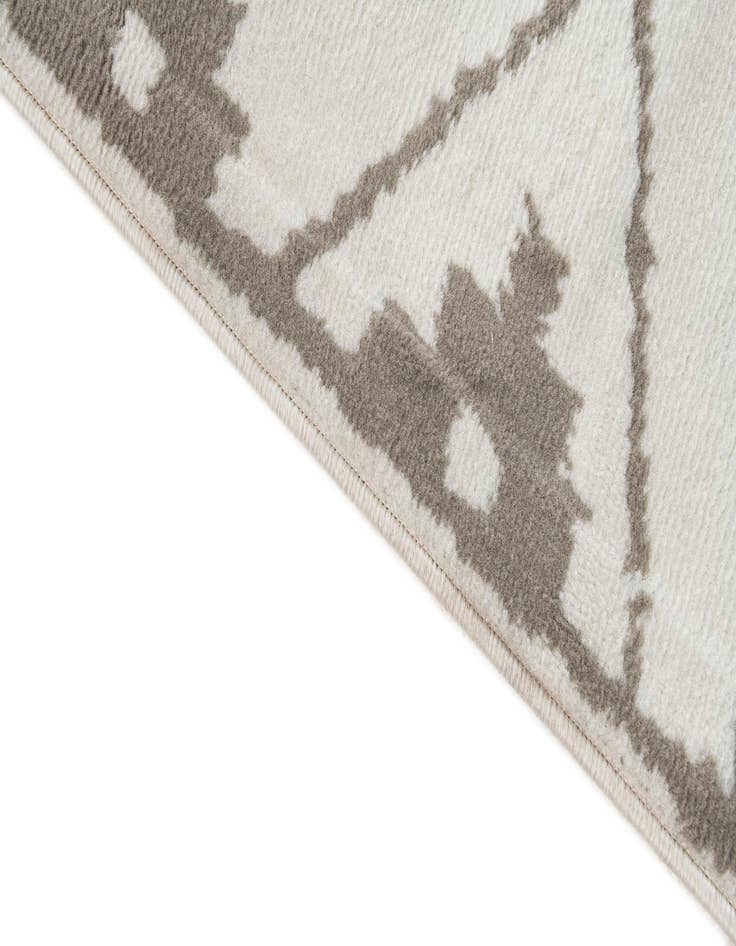 Detail image of 5' 3 x 7' 7 Lattice Rug