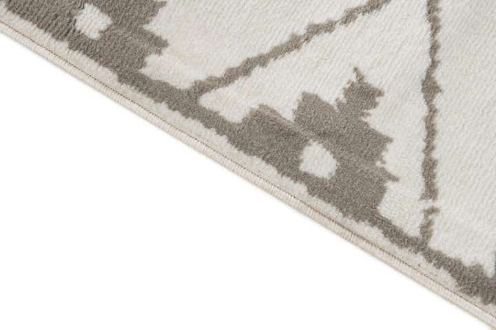 5' 3 x 7' 7 Lattice Rug