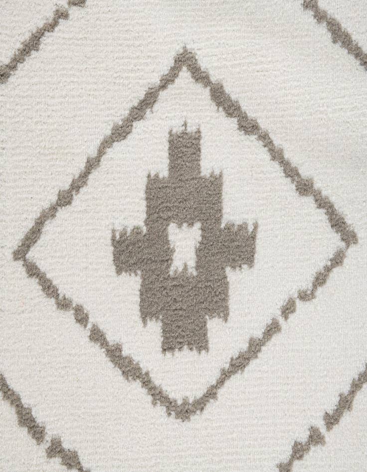 Detail image of 5' 3 x 7' 7 Lattice Rug