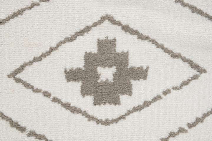 5' 3 x 7' 7 Lattice Rug