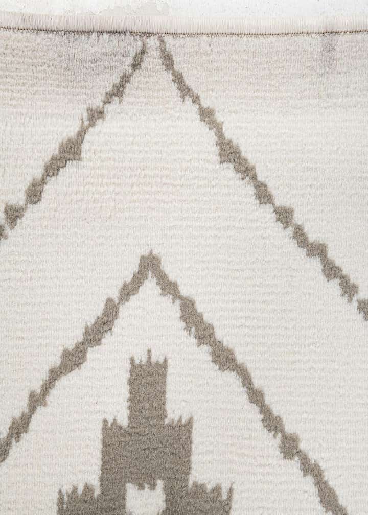 5' 3 x 7' 7 Lattice Rug