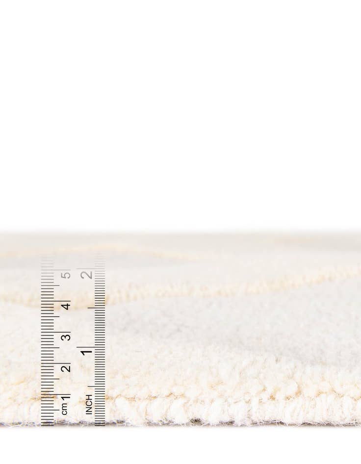 Detail image of 8' x 10' Hand Woven Lattice Wool Rug