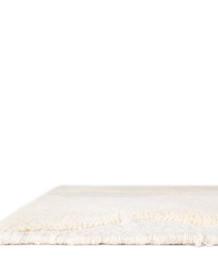 Detail image of 8' x 10' Hand Woven Lattice Wool Rug