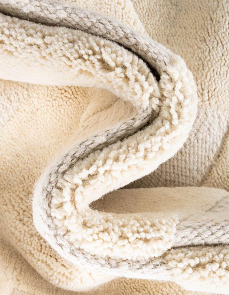 Detail image of 8' x 10' Hand Woven Lattice Wool Rug