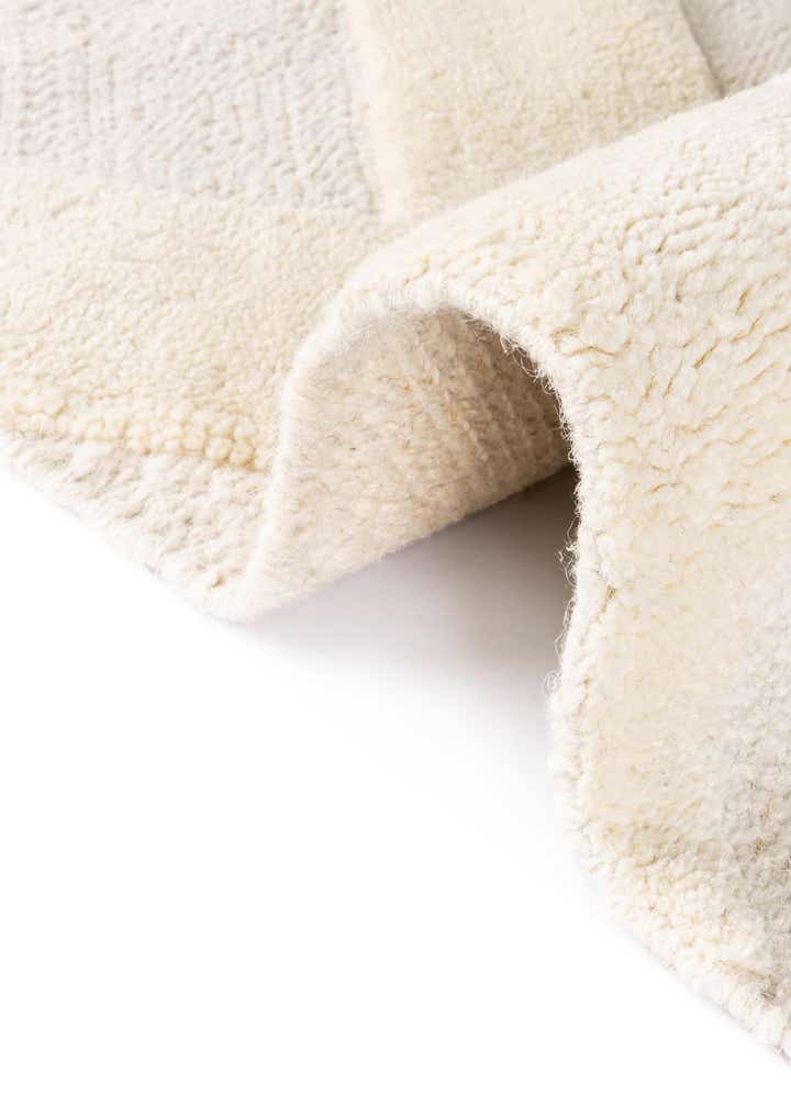 8' x 10' Hand Woven Lattice Wool Rug