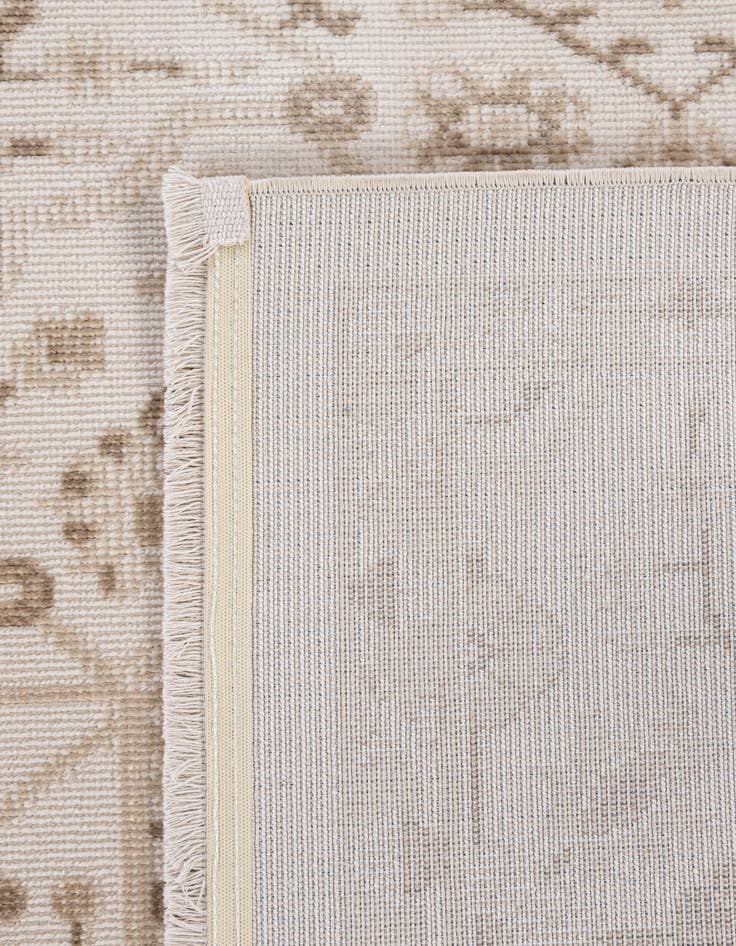 Detail image of 5' 4 x 7' 8 Lola Rug