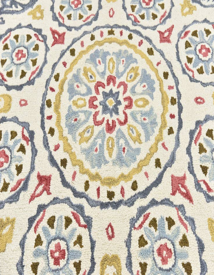 Detail image of 5' x 7' 7 Luna Wool Rug