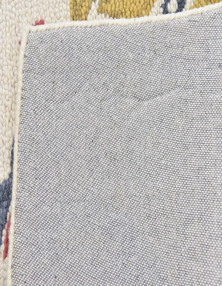 Detail image of 5' x 7' 7 Luna Wool Rug