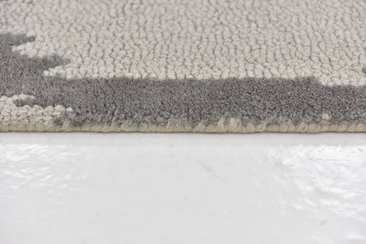 Detail image of 5' x 8' Luna Wool Rug