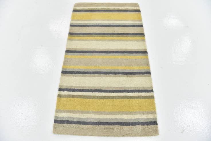 Detail image of 2' 8 x 4' 10 Luna Wool Rug
