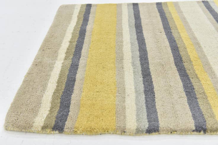 Detail image of 2' 8 x 4' 10 Luna Wool Rug