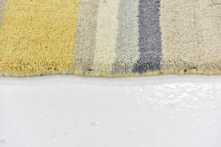 Detail image of 2' 8 x 4' 10 Luna Wool Rug