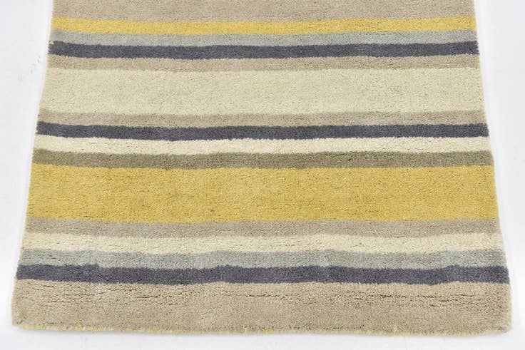 Detail image of 2' 8 x 4' 10 Luna Wool Rug