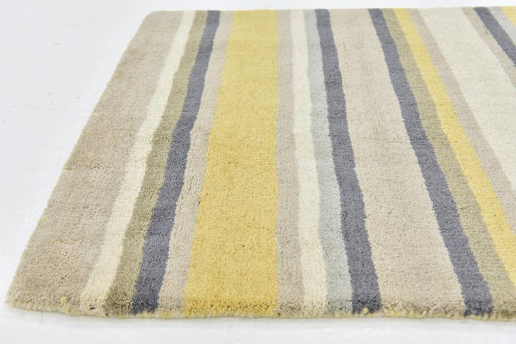 Detail image of 2' 8 x 4' 10 Luna Wool Rug