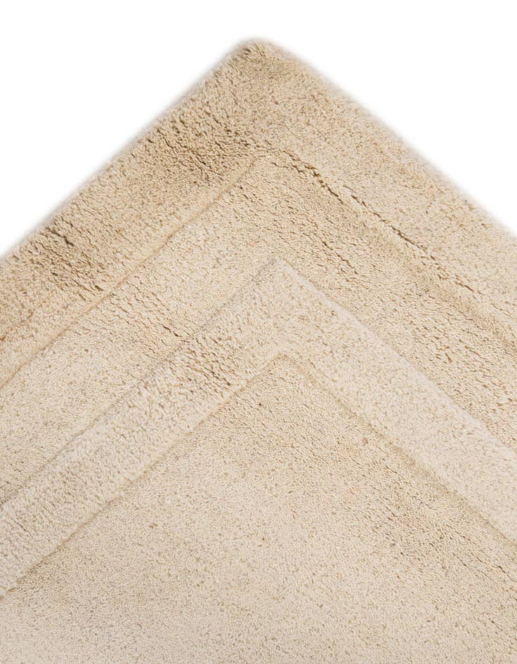 Detail image of 2' 9 x 5' Luna Wool Rug