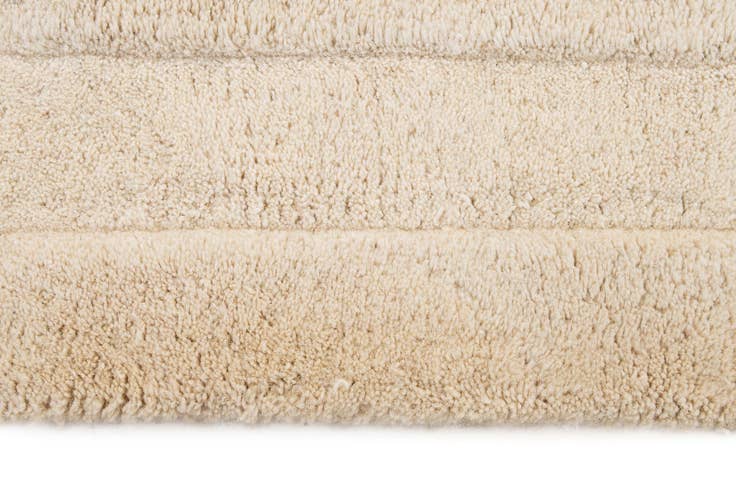 Detail image of 2' 9 x 5' Luna Wool Rug