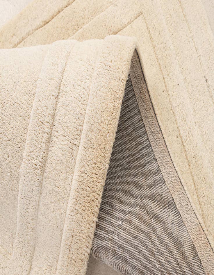 Detail image of 2' 9 x 5' Luna Wool Rug